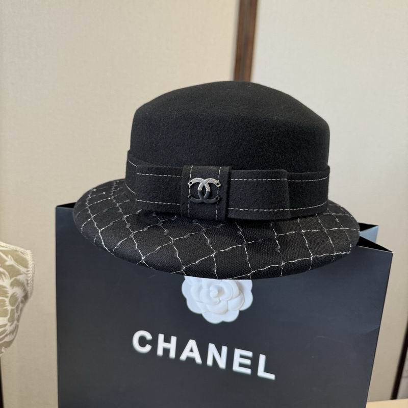 Chanel top hat 012604